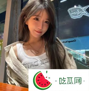 呆妹兒清涼著裝亮相直播間，被超管扣分了
