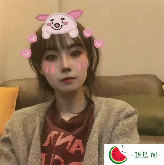 烏魯木齊體制內(nèi)甜妹后續(xù) 各種電擊** 花樣玩火腿腸層出不窮-吃瓜網(wǎng)