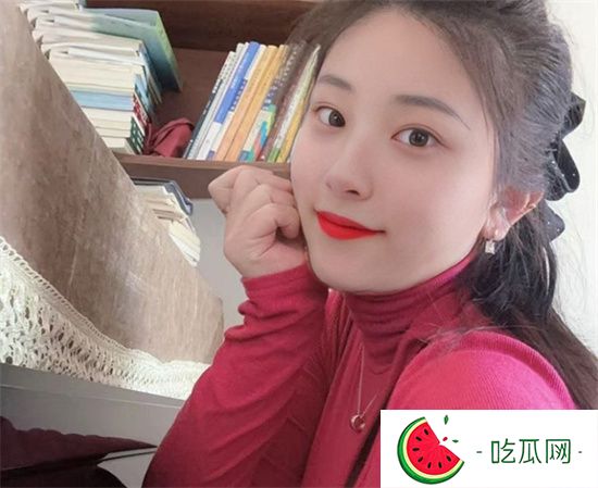 懷化女老師表面端莊背地反差 被甩后露臉約會(huì)視頻被當(dāng)福利流出-吃瓜網(wǎng)