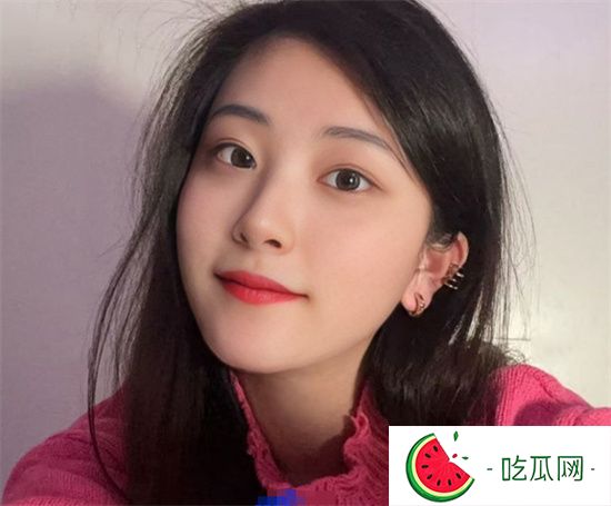 懷化女老師表面端莊背地反差 被甩后露臉約會(huì)視頻被當(dāng)福利流出-吃瓜網(wǎng)