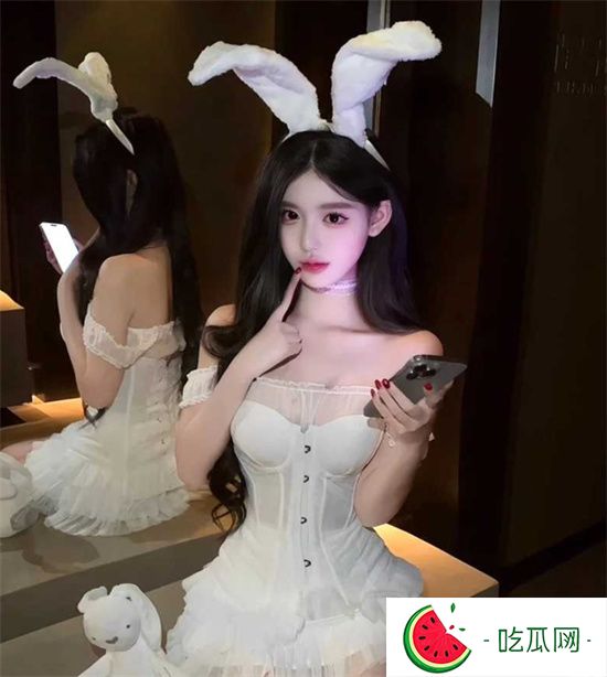 頂級身材美少女不雅視頻流出 白嫩筒體拍下各種露出照 尺度相當炸裂!-吃瓜網