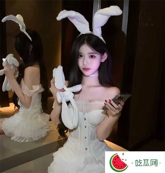 頂級身材美少女不雅視頻流出 白嫩筒體拍下各種露出照 尺度相當炸裂!-吃瓜網