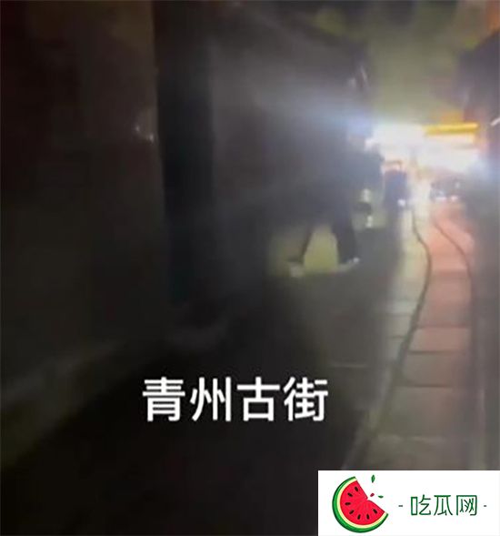 青州古城小巷 情侶野戰視頻爆火全網!中午在彌河帳篷打野戰 還淡定與路人聊天-吃瓜網