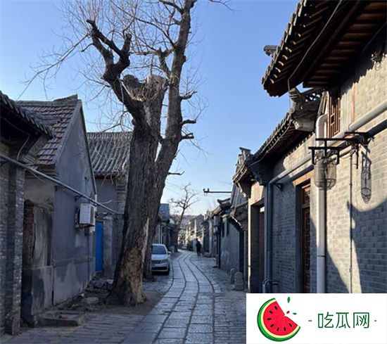 青州古城小巷 情侶野戰視頻爆火全網!中午在彌河帳篷打野戰 還淡定與路人聊天-吃瓜網