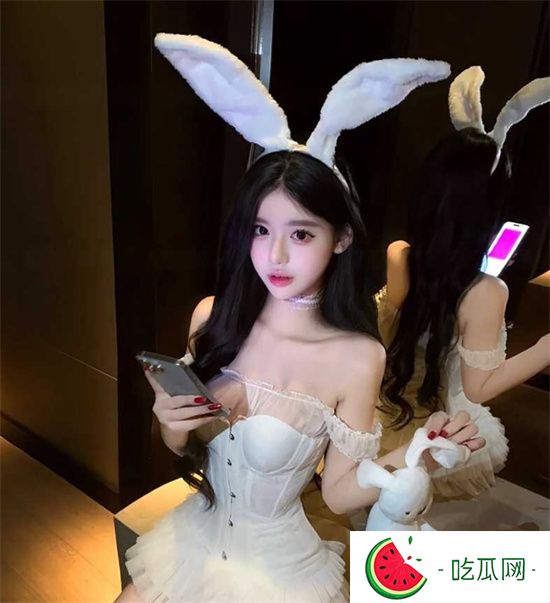 頂級身材美少女不雅視頻流出 白嫩筒體拍下各種露出照 尺度相當炸裂!-吃瓜網
