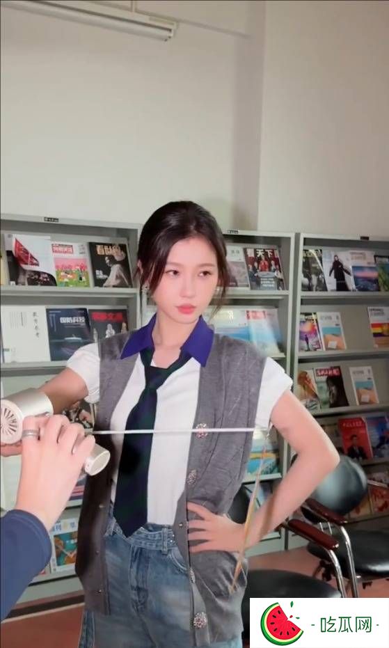 虞書欣cos東方淮竹，劉詩詩認證：超有才華的欣欣子
