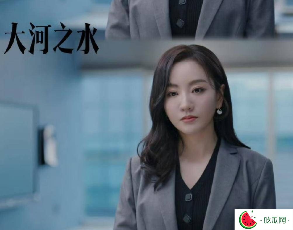 43歲楊蓉與26歲趙露思近照，顏值差距不大，治愈“焦慮癥”！