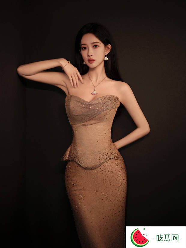 孟子義身型曲線優美。