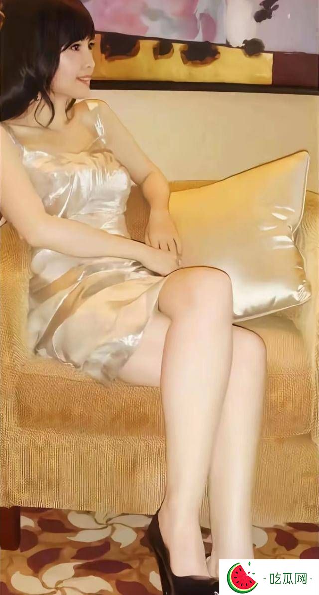 58歲周慧敏變化大，皮膚松垮，眼神嚇人，牙齒歪黃讓人不忍！