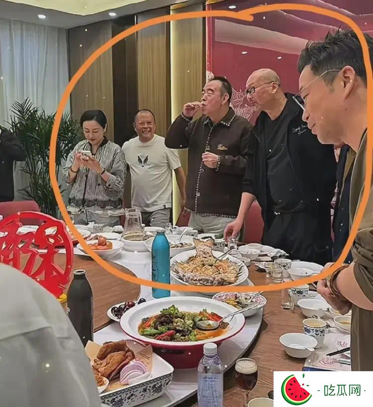 黃渤在華表獎后請客，全是京圈大佬，陳紅只顧玩手機不懂人情世故