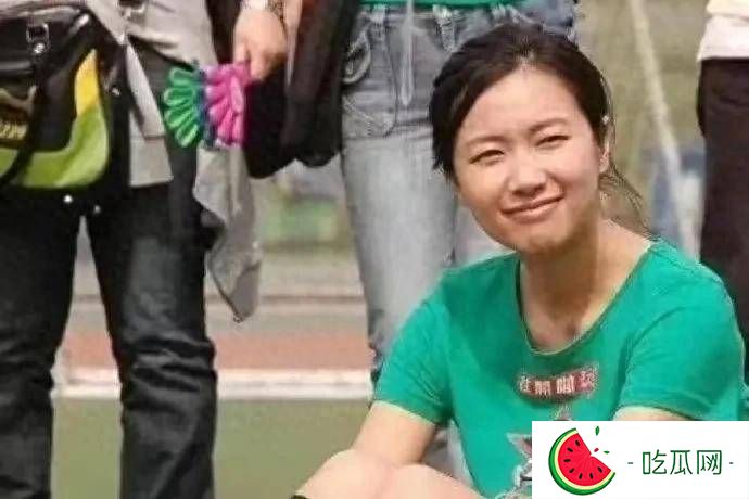 徐靜蕾素顏曝光，網友熱議背后真相，隱藏的秘密是什么？