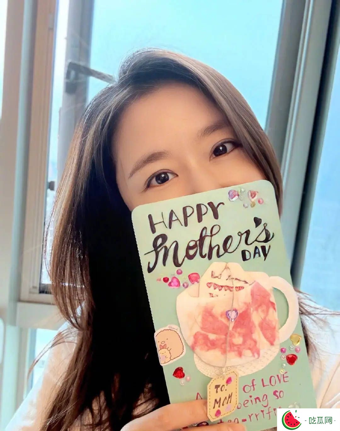 林心如曬8歲女兒手寫卡片：我是幸福的